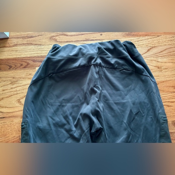 Athleta Headlands Hybrid Cargo II Tights Olive Green Pockets Size 24 - Picture 8 of 9